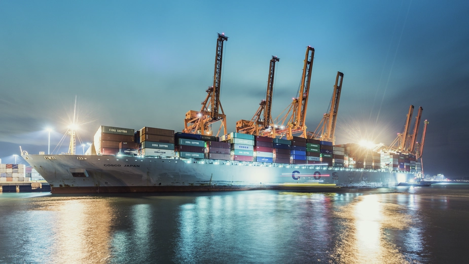 View of entire Vessel at Vancouver terminal .jpg