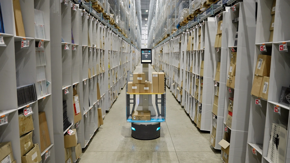 Library aisle symbolizing DP World’s investment in education and knowledge