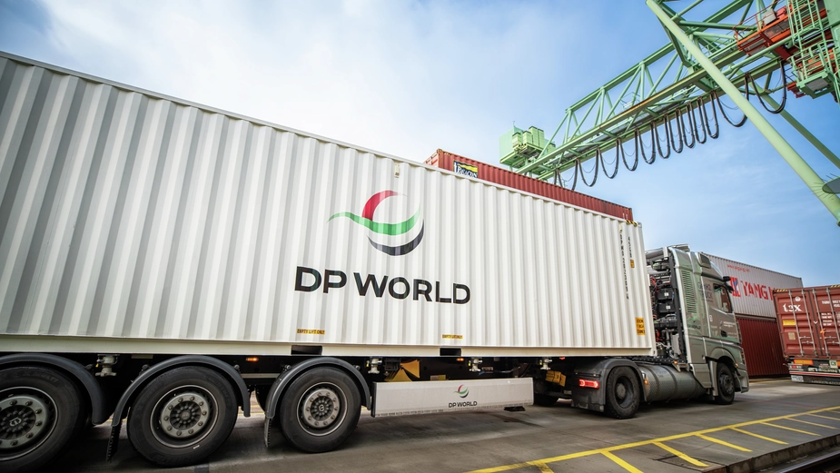 EYEP00954 2024 Germany  Ports & Terminals Inland Terminal Crane Hydrogen truck Container White  Mannheim