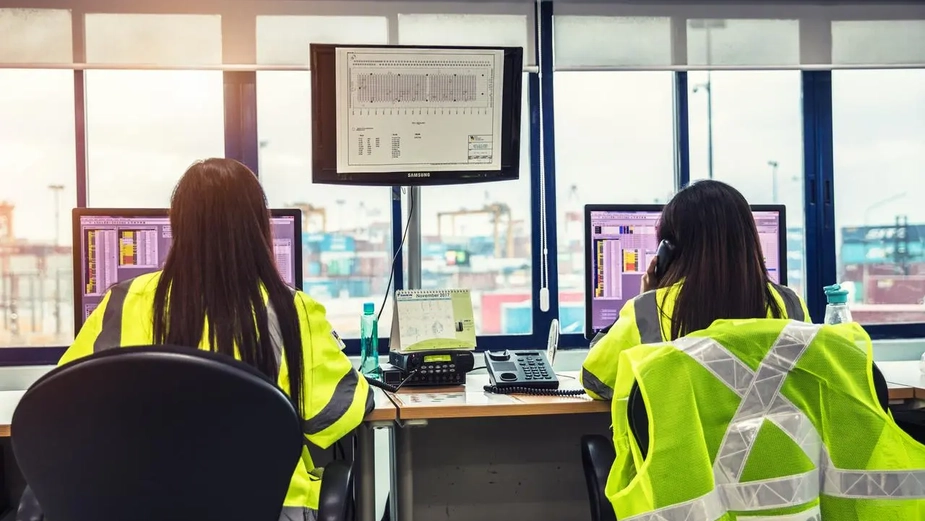 Women employee in terminal office at Manila port.jpg