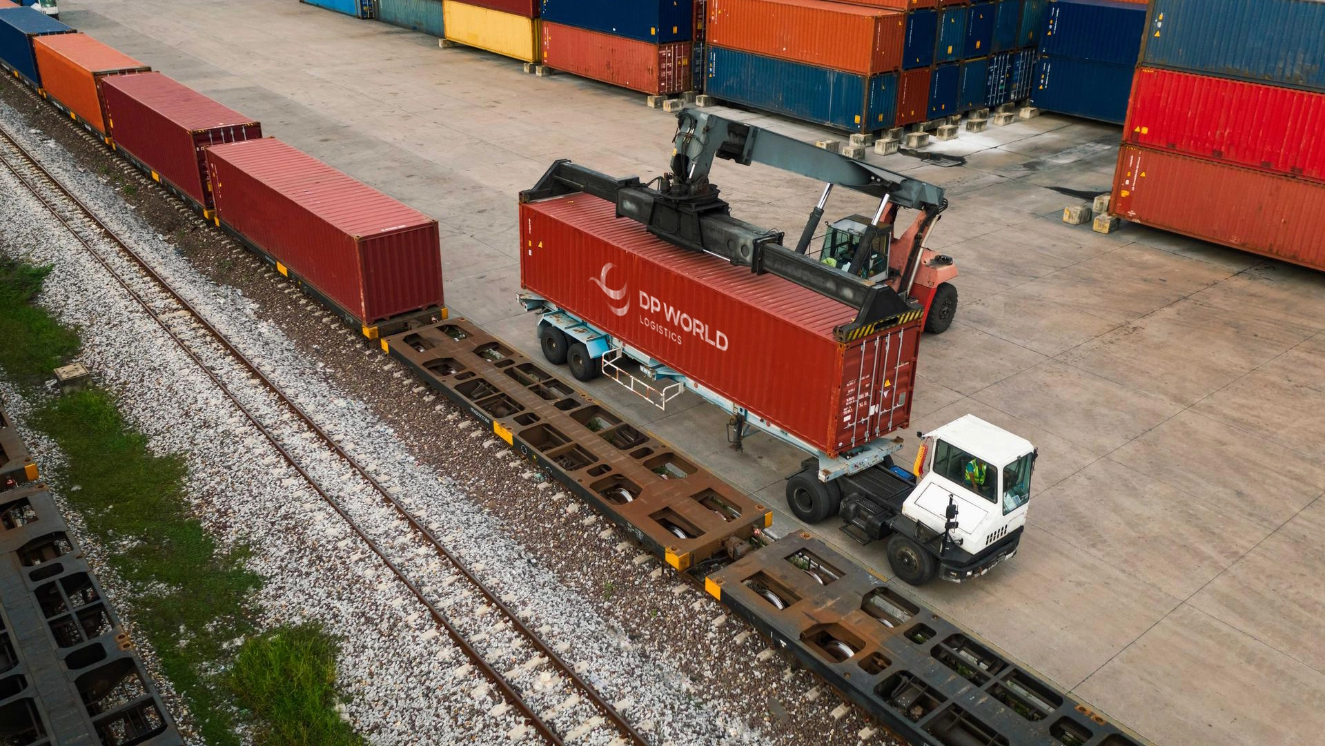 www.dpworld.com
