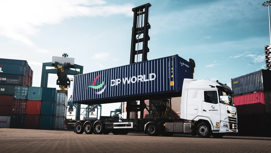EYEP02689 2025 Netherlands Freight Forwarding Truck Container Blue Reach Stacker Rotterdam Atlas.jpeg